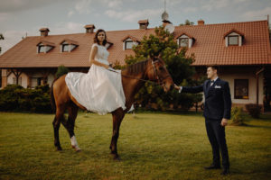 sesja poslubna w Stajni Morgan Balczewo fotograf na wesele Poznan Wloclawek Torun Swiatlo i emocje pl (7)