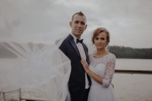 sesja poslubna  plener jezioro plaza las Chomiaza Szlachecka fotograf na slub wesele Światło i Emocje (16)
