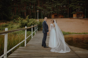 sesja poslubna  plener jezioro plaza las Chomiaza Szlachecka fotograf na slub wesele Światło i Emocje (20)