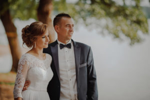 sesja poslubna  plener jezioro plaza las Chomiaza Szlachecka fotograf na slub wesele Światło i Emocje (37)