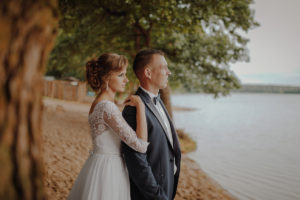sesja poslubna  plener jezioro plaza las Chomiaza Szlachecka fotograf na slub wesele Światło i Emocje (38)