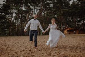 sesja poslubna  plener jezioro plaza las Chomiaza Szlachecka fotograf na slub wesele Światło i Emocje (48)
