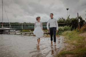 sesja poslubna  plener jezioro plaza las Chomiaza Szlachecka fotograf na slub wesele Światło i Emocje (51)