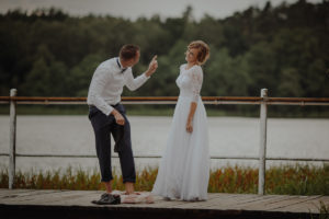 sesja poslubna  plener jezioro plaza las Chomiaza Szlachecka fotograf na slub wesele Światło i Emocje (53)