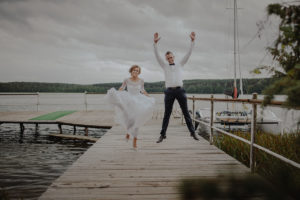 sesja poslubna  plener jezioro plaza las Chomiaza Szlachecka fotograf na slub wesele Światło i Emocje (55)